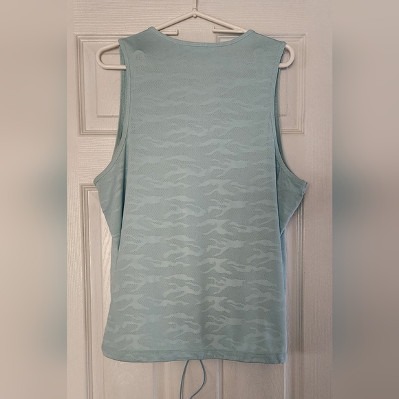 Work-Out Top - Picture 2 of 5